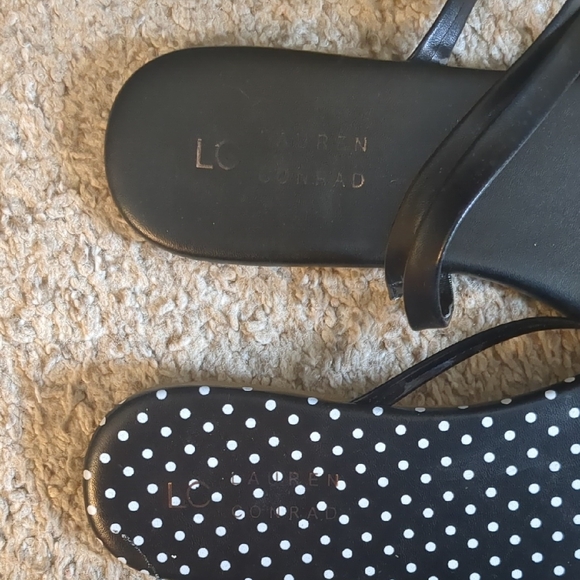 LC Lauren Conrad Pair Of Two Black Minimalist Sandals And Polkadot Flip Flops - Picture 2 of 3